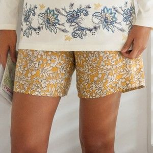 Blancheporte Pyžamové šortky s kvetinovým vzorom horčicová 46/48